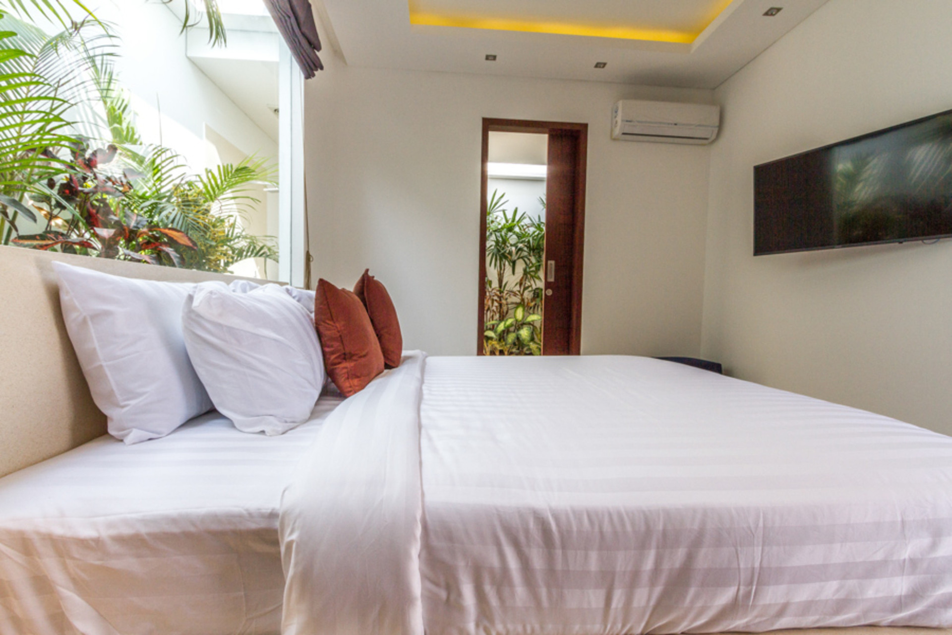 Seminyak'ta Özel Havuzlu ve Tam Personelli Özel Tatil Villanızı Kiralamak İçin Eksiksiz Kılavuz, Bali Villa 1156