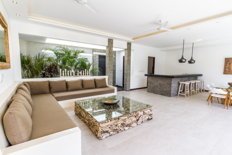 Ailenizin Seminyak'ın Başlıca Gezilecek Yerlerine Yakın 3 Yatak Odalı Lüks Bir Tatil Villası Kiraladığını Düşünün, Bali Villa 1157