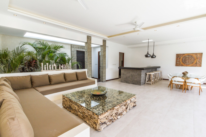 Ailenizin Seminyak'ın Başlıca Gezilecek Yerlerine Yakın 3 Yatak Odalı Lüks Bir Tatil Villası Kiraladığını Düşünün, Bali Villa 1157