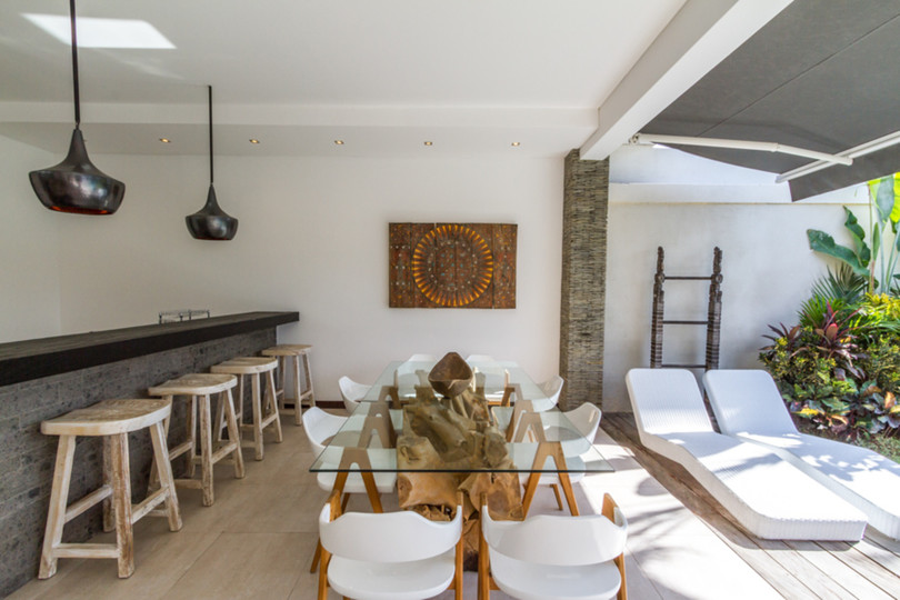 Ailenizin Seminyak'ın Başlıca Gezilecek Yerlerine Yakın 3 Yatak Odalı Lüks Bir Tatil Villası Kiraladığını Düşünün, Bali Villa 1157