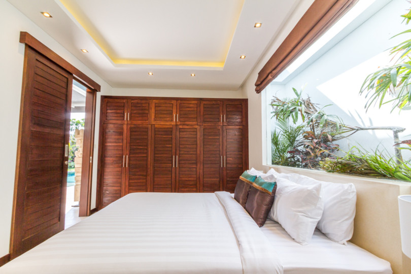 Ailenizin Seminyak'ın Başlıca Gezilecek Yerlerine Yakın 3 Yatak Odalı Lüks Bir Tatil Villası Kiraladığını Düşünün, Bali Villa 1157