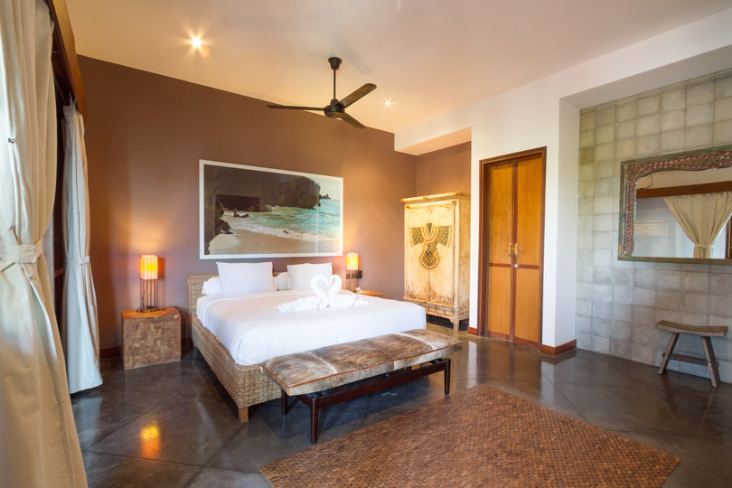 Ailenizin Seminyak'ın Başlıca Gezilecek Yerlerine Yakın 5 Yatak Odalı Lüks Bir Tatil Villası Kiraladığını Düşünün, Bali Villa 1167