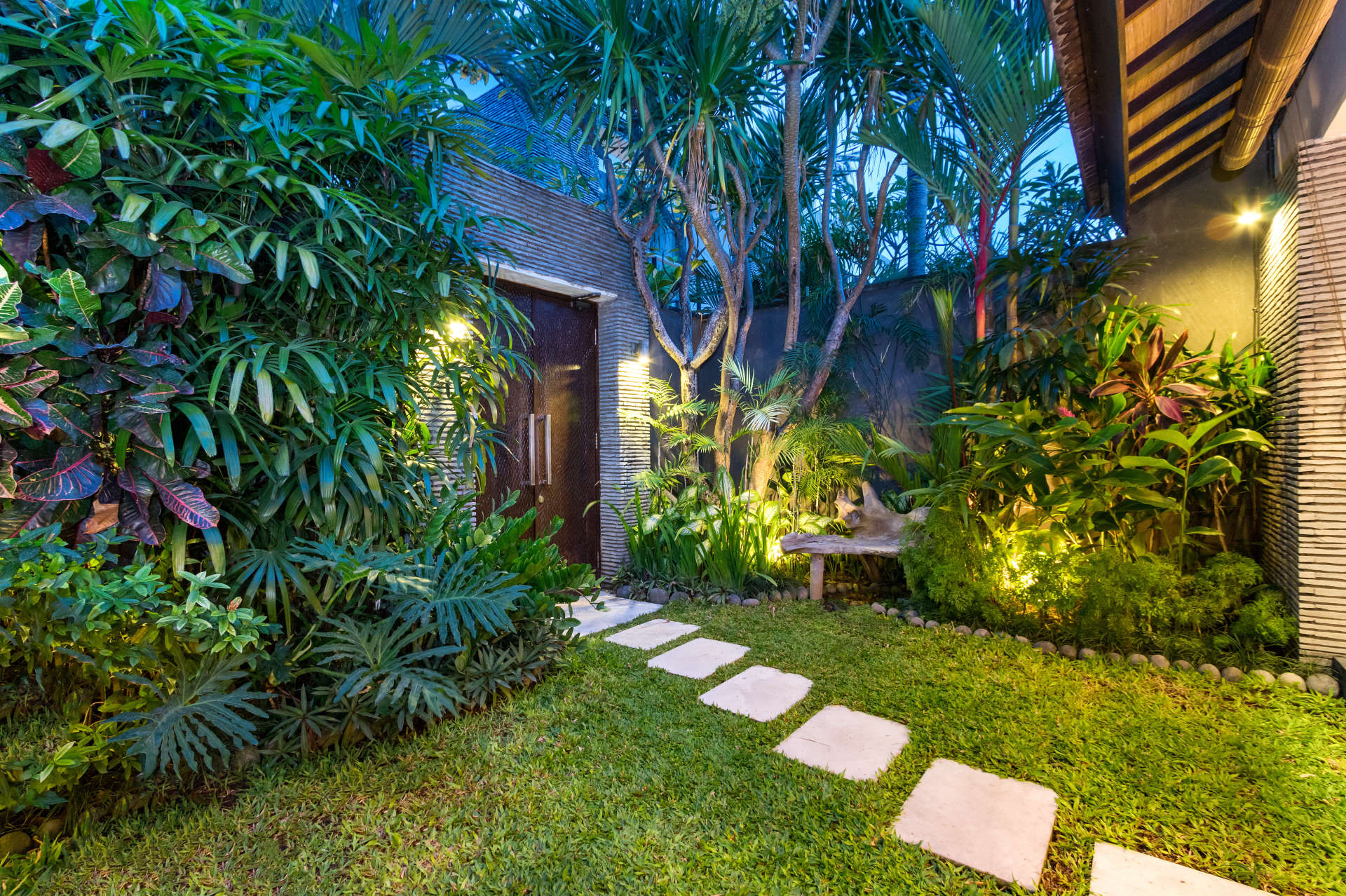 Seminyak'ta Özel Havuzlu Bu Lüks 1 Yatak Odalı Tatil Villasına Bayılacaksınız, Villa Bali 2011