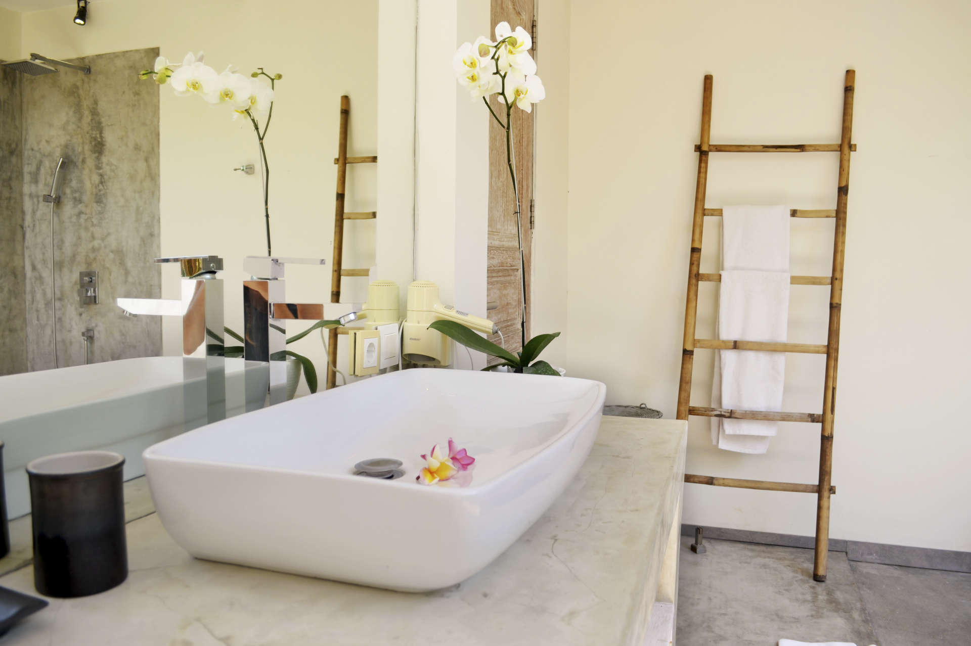 Canggu'da Kendi 5 Yıldızlı Özel Villanızı En İyi Fiyata Kiralama, Villa Bali 2018