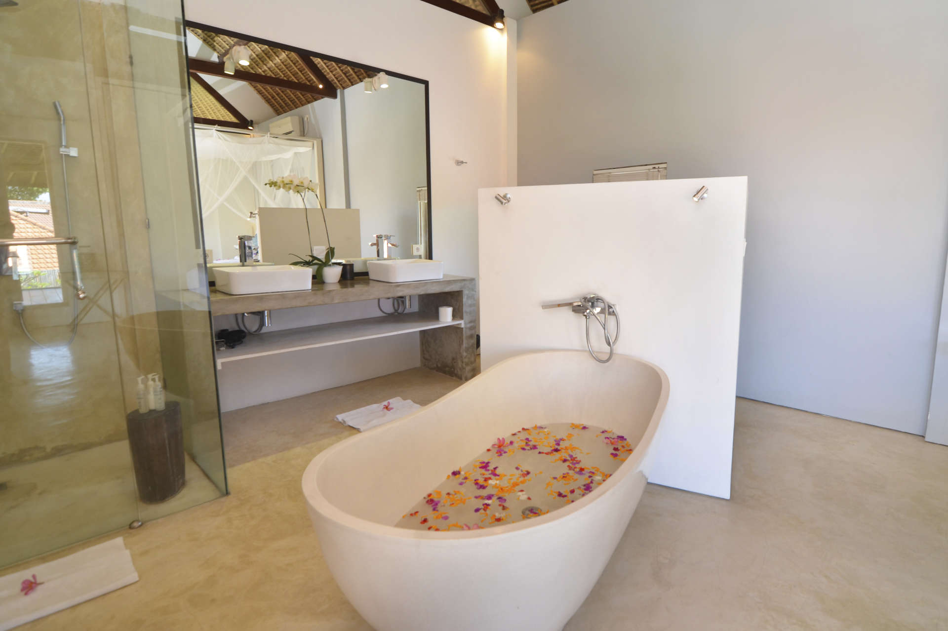 Canggu'da Kendi 5 Yıldızlı Özel Villanızı En İyi Fiyata Kiralama, Villa Bali 2018