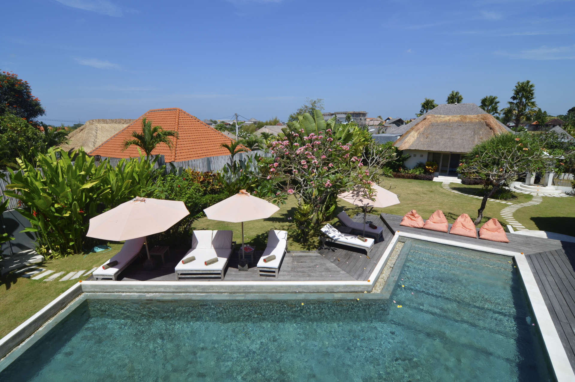 Canggu'da Kendi 5 Yıldızlı Özel Villanızı En İyi Fiyata Kiralama, Villa Bali 2018