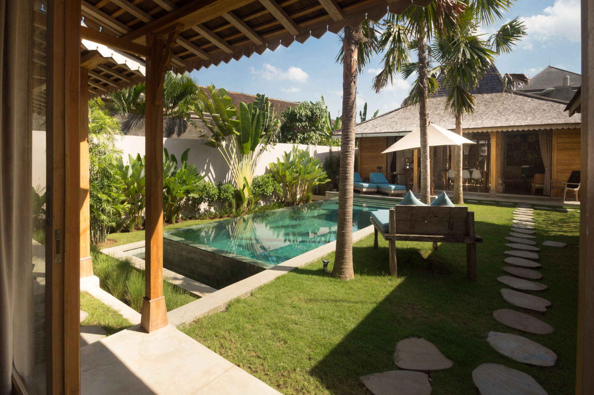 Kerobokan'da Özel Havuzlu ve Tam Kadrolu Özel Tatil Villanızı Kiralamak İçin Eksiksiz Kılavuz, Villa Bali 2019