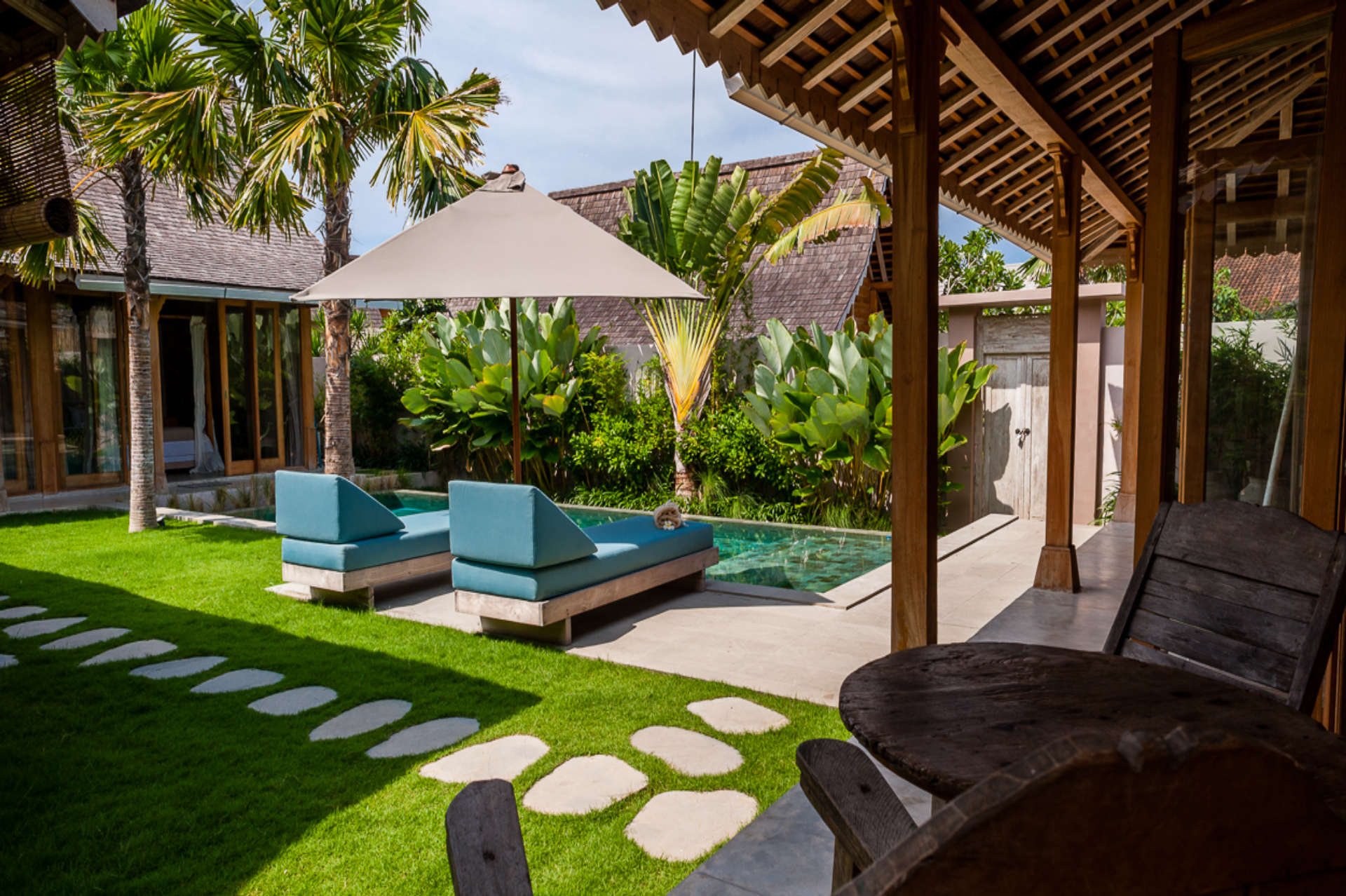 Ailenizin Kerobokan'ın Başlıca Gezilecek Yerlerine Yakın Lüks Bir Tatil Villası Kiraladığını Hayal Edin, Villa Bali 2023