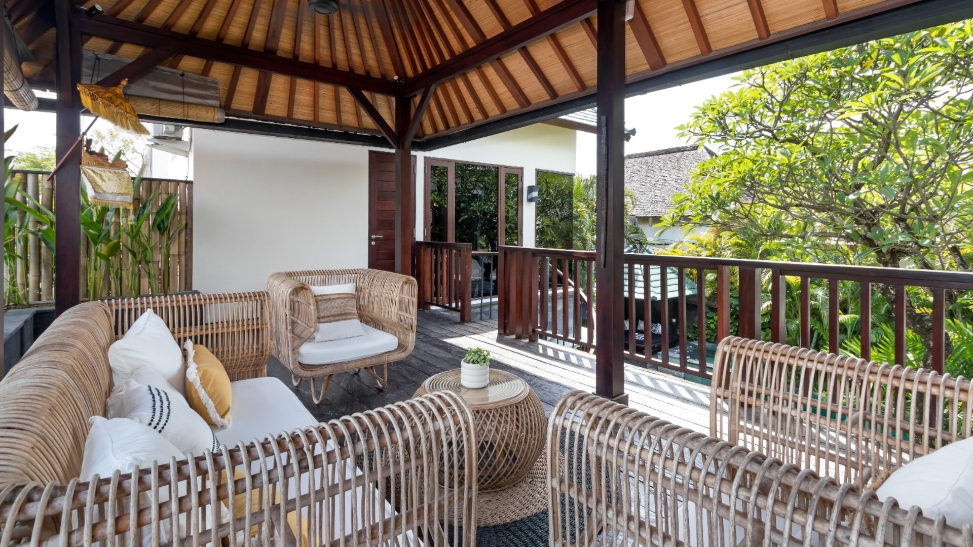 Bali'de Sahile Yakın Lüks Villa Kiralama, Bali Villa 2024