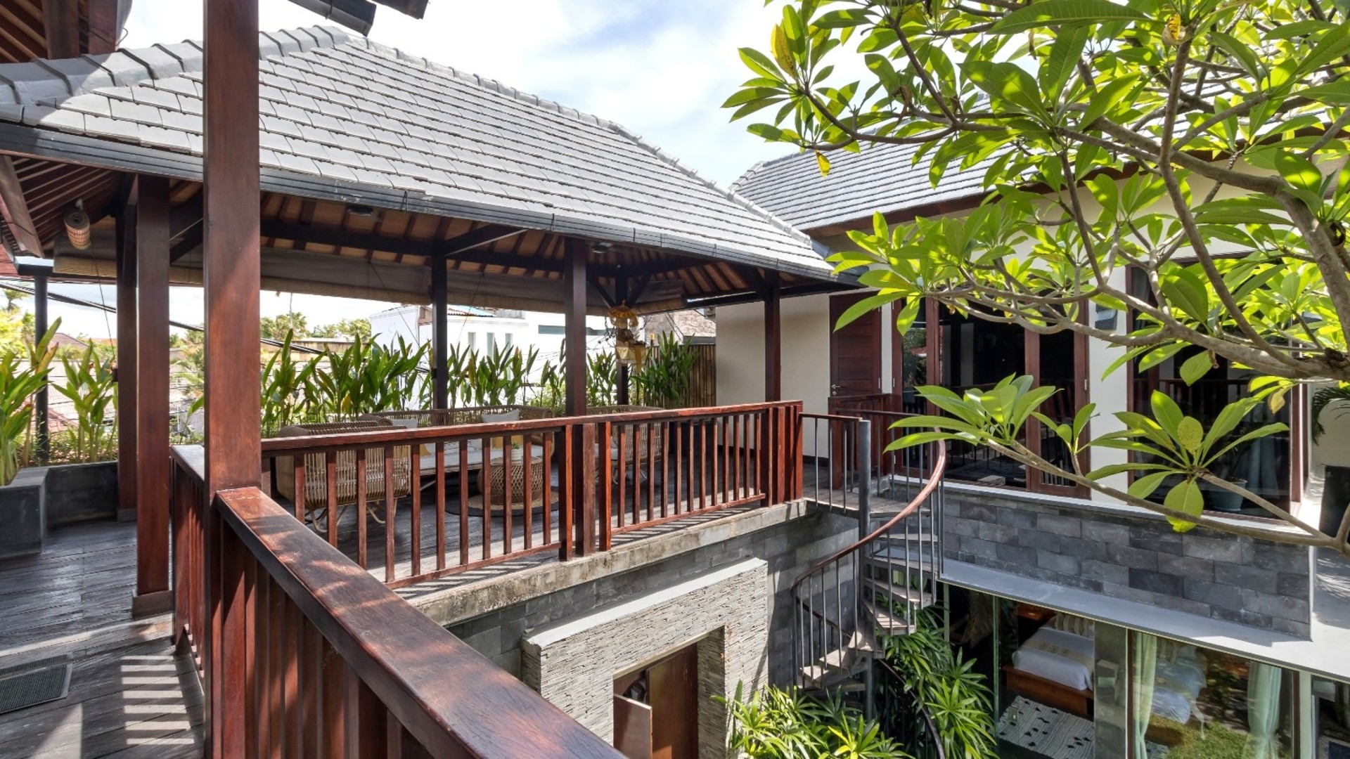 Bali'de Sahile Yakın Lüks Villa Kiralama, Bali Villa 2024