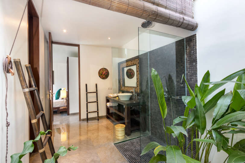 Seminyak'ta Mükemmel Bir Konumda Güzel 5 Yıldızlı Tatil Villası, Tarihlerinizi Garantilemek İçin Erken Rezervasyon Yapın, Villa Bali 2026