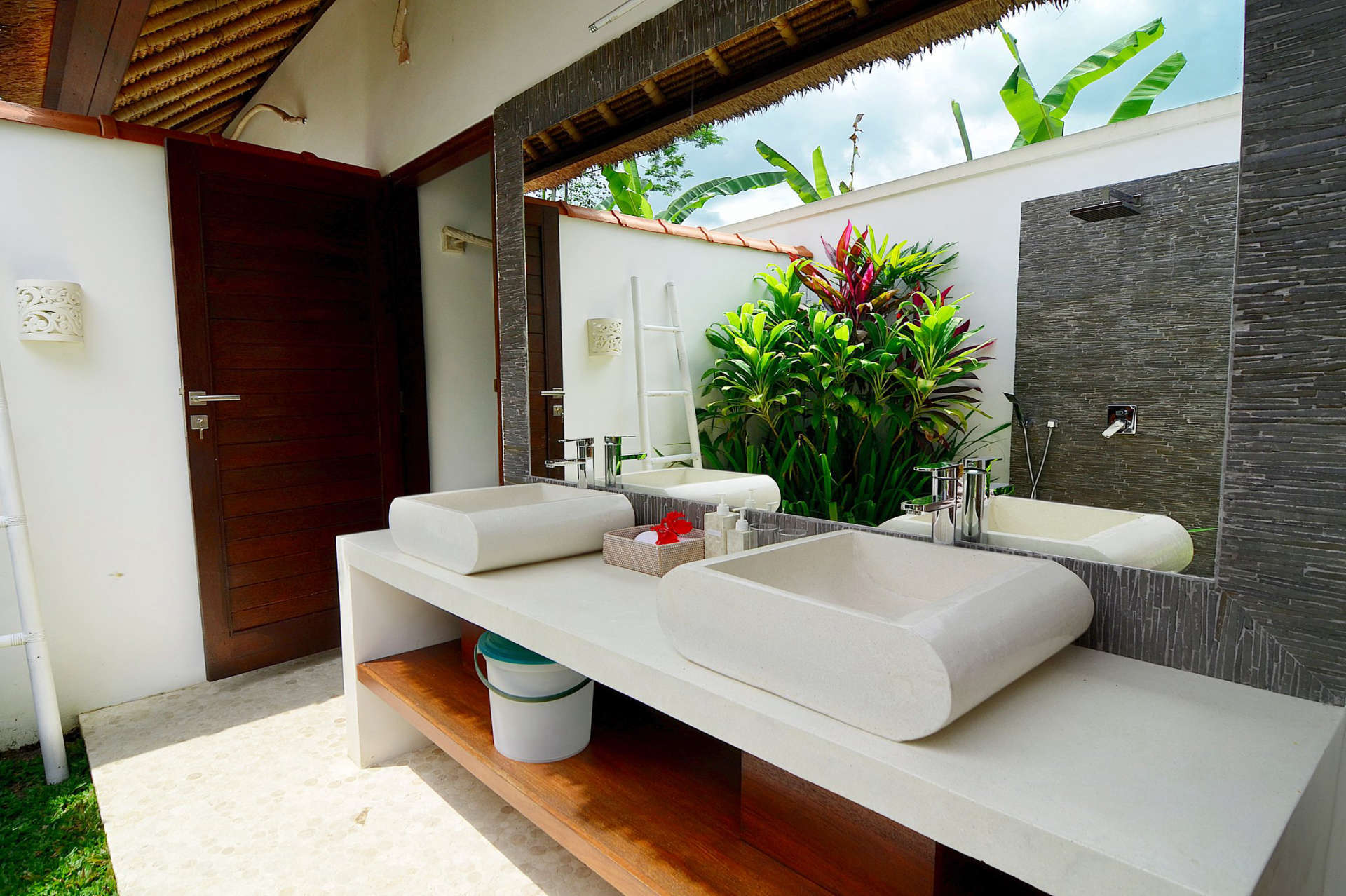 Bunu Hayal Edin, Ubud'da 5 Yıldızlı Lüks Bir Villada Tatilinizin Keyfini Çıkarın, Villa Bali 2032