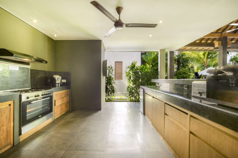 Seminyak'ta Kendi Özel Lüks Tatil Villanızı Temel Otelden Daha Azına Nasıl Kiralarsınız, Villa Bali 2040