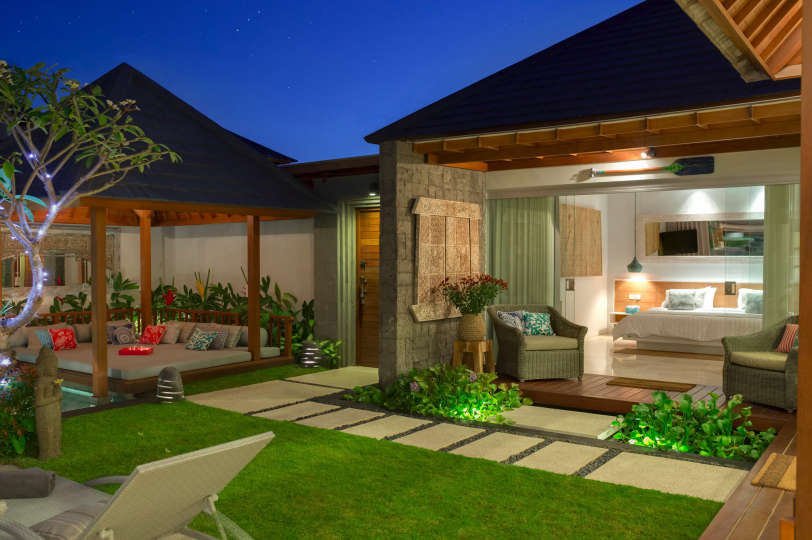 Ailenizin Seminyak'ın Başlıca Gezilecek Yerlerine Yakın Lüks Bir Tatil Villası Kiraladığını Hayal Edin, Villa Bali 2043