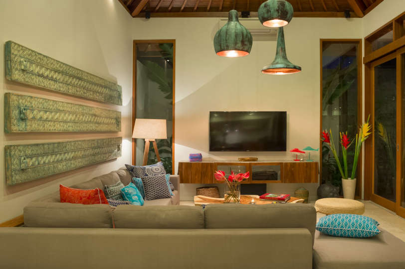 Ailenizin Seminyak'ın Başlıca Gezilecek Yerlerine Yakın Lüks Bir Tatil Villası Kiraladığını Hayal Edin, Villa Bali 2043