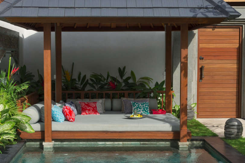 Ailenizin Seminyak'ın Başlıca Gezilecek Yerlerine Yakın Lüks Bir Tatil Villası Kiraladığını Hayal Edin, Villa Bali 2043