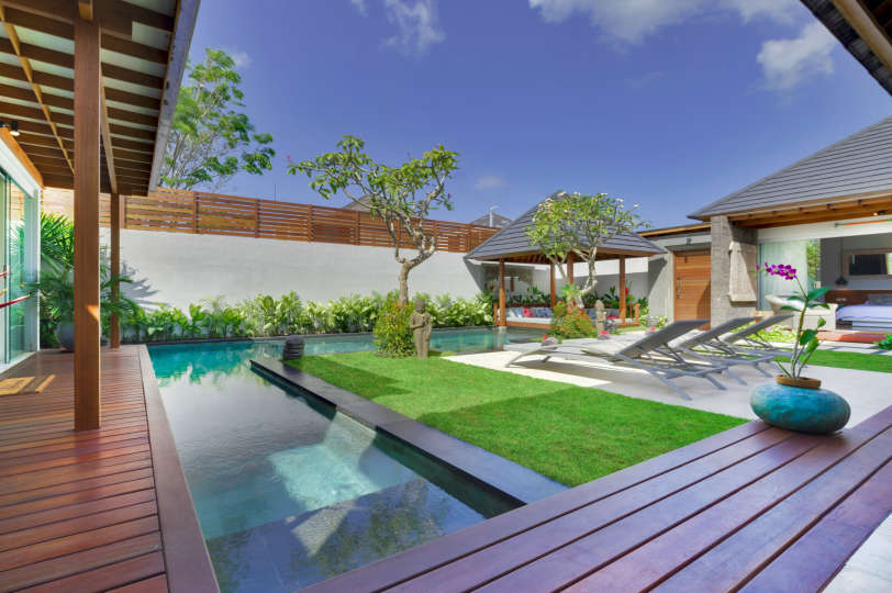 Ailenizin Seminyak'ın Başlıca Gezilecek Yerlerine Yakın Lüks Bir Tatil Villası Kiraladığını Hayal Edin, Villa Bali 2043
