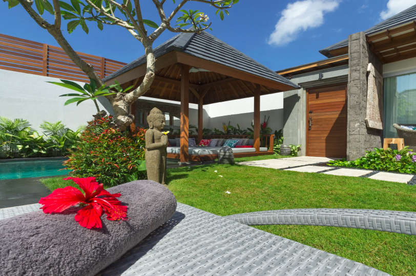 Ailenizin Seminyak'ın Başlıca Gezilecek Yerlerine Yakın Lüks Bir Tatil Villası Kiraladığını Hayal Edin, Villa Bali 2043