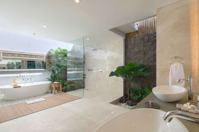 Ailenizin Seminyak'ın Başlıca Gezilecek Yerlerine Yakın Lüks Bir Tatil Villası Kiraladığını Hayal Edin, Villa Bali 2043