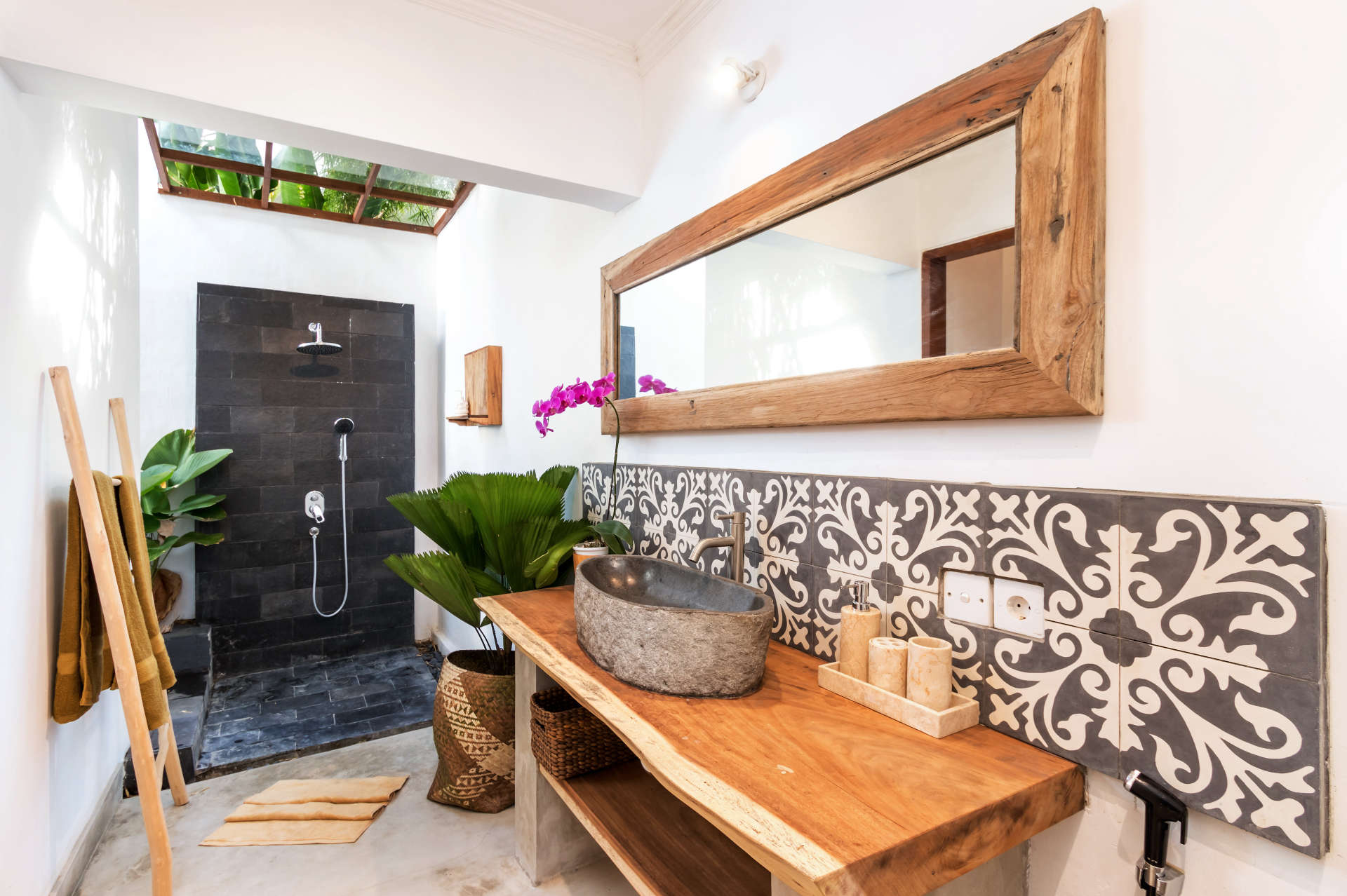 Seminyak'ta Birinci Sınıf Konumda Güzel 5 Yıldızlı Tatil Villası, Villa Bali 2046