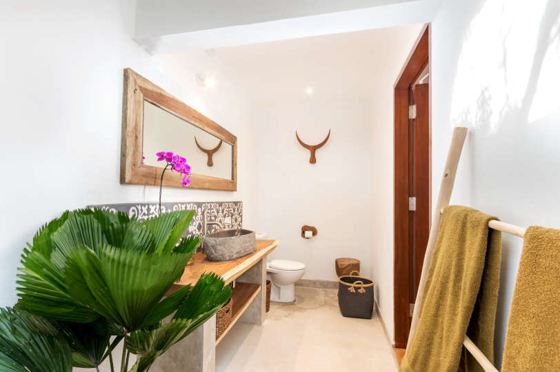 Seminyak'ta Birinci Sınıf Konumda Güzel 5 Yıldızlı Tatil Villası, Villa Bali 2046
