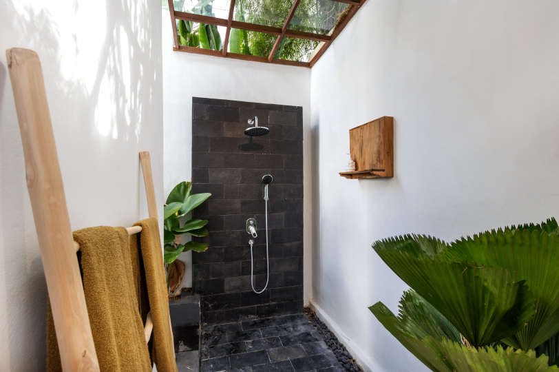 Seminyak'ta Birinci Sınıf Konumda Güzel 5 Yıldızlı Tatil Villası, Villa Bali 2046