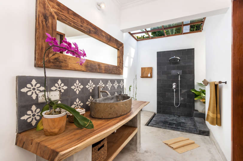Seminyak'ta Birinci Sınıf Konumda Güzel 5 Yıldızlı Tatil Villası, Villa Bali 2046