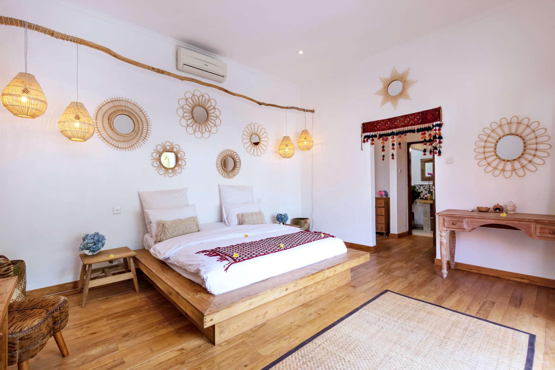 Seminyak'ta Birinci Sınıf Konumda Güzel 5 Yıldızlı Tatil Villası, Villa Bali 2046