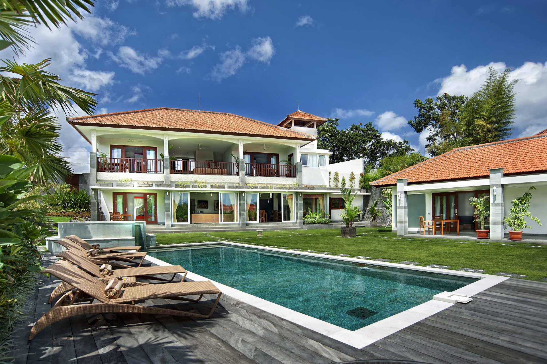 Bali'de Sahile Yakın Lüks Villa Kiralama, Bali Villa 2054