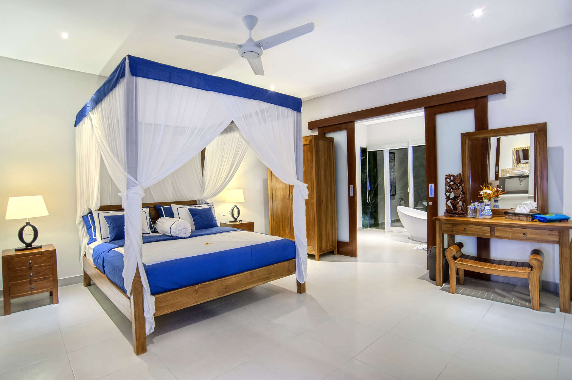 Bali'de Sahile Yakın Lüks Villa Kiralama, Bali Villa 2054
