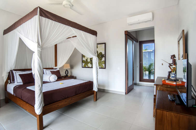 Bali'de Sahile Yakın Lüks Villa Kiralama, Bali Villa 2054