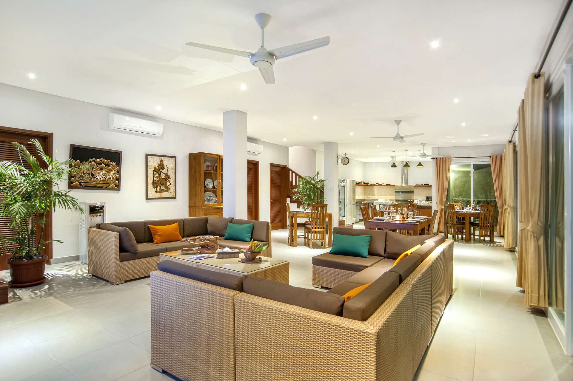 Bali'de Sahile Yakın Lüks Villa Kiralama, Bali Villa 2054