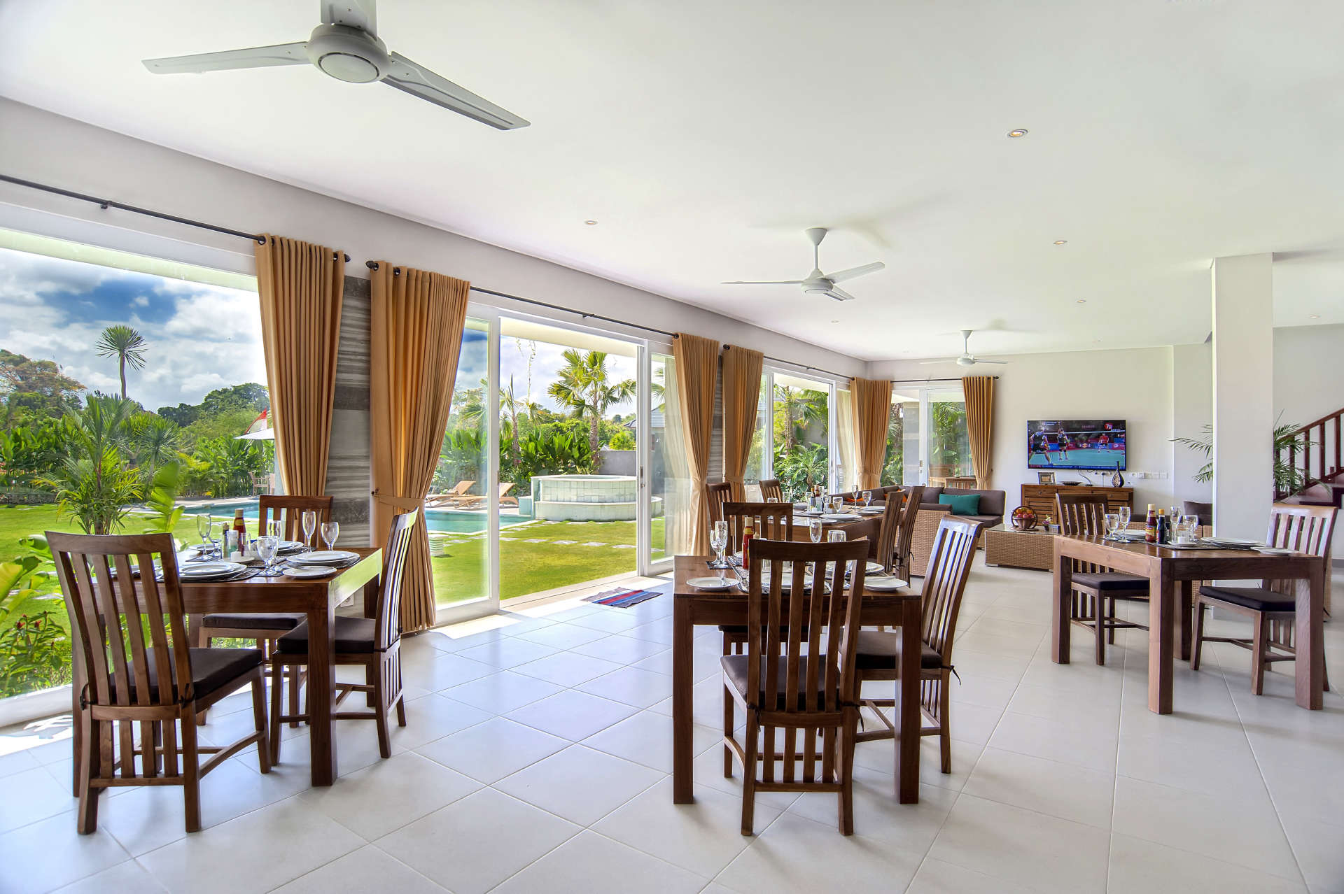 Bali'de Sahile Yakın Lüks Villa Kiralama, Bali Villa 2054