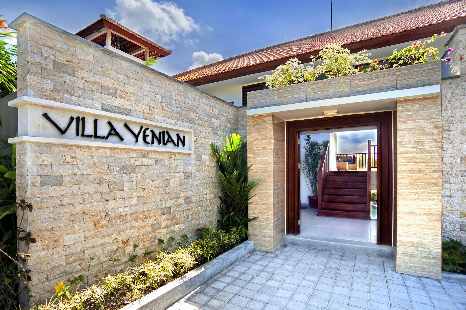 Bali'de Sahile Yakın Lüks Villa Kiralama, Bali Villa 2054