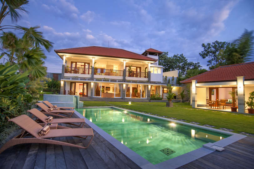 Bali'de Sahile Yakın Lüks Villa Kiralama, Bali Villa 2054