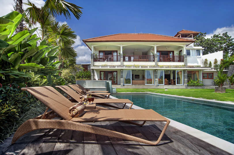Bali'de Sahile Yakın Lüks Villa Kiralama, Bali Villa 2054