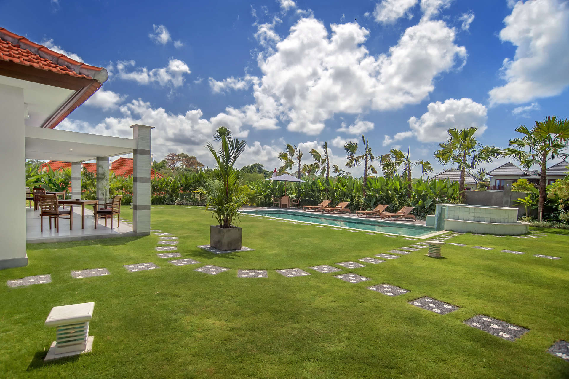 Bali'de Sahile Yakın Lüks Villa Kiralama, Bali Villa 2054