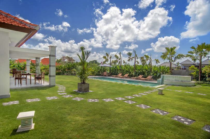 Bali'de Sahile Yakın Lüks Villa Kiralama, Bali Villa 2054