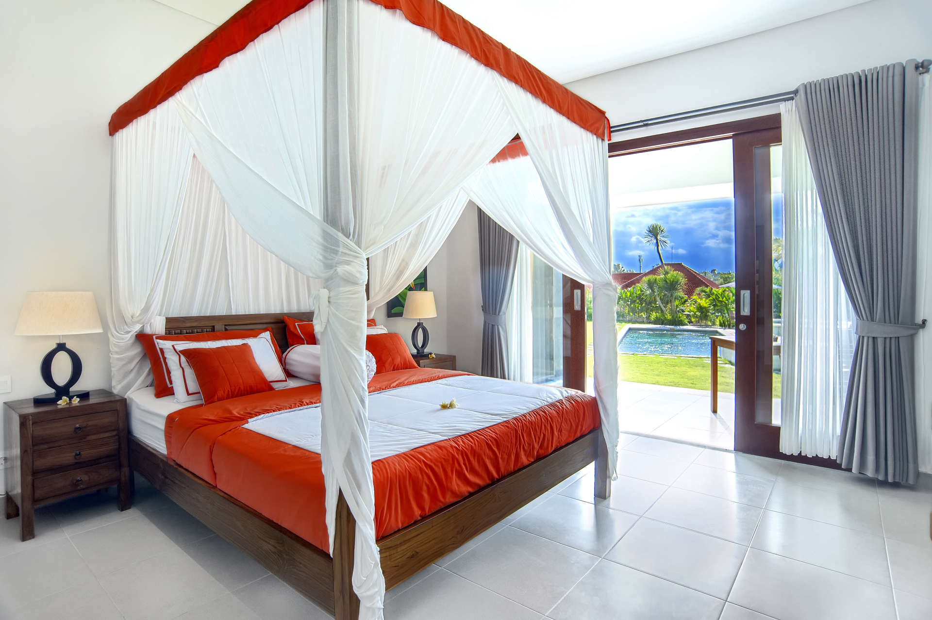 Bali'de Sahile Yakın Lüks Villa Kiralama, Bali Villa 2054