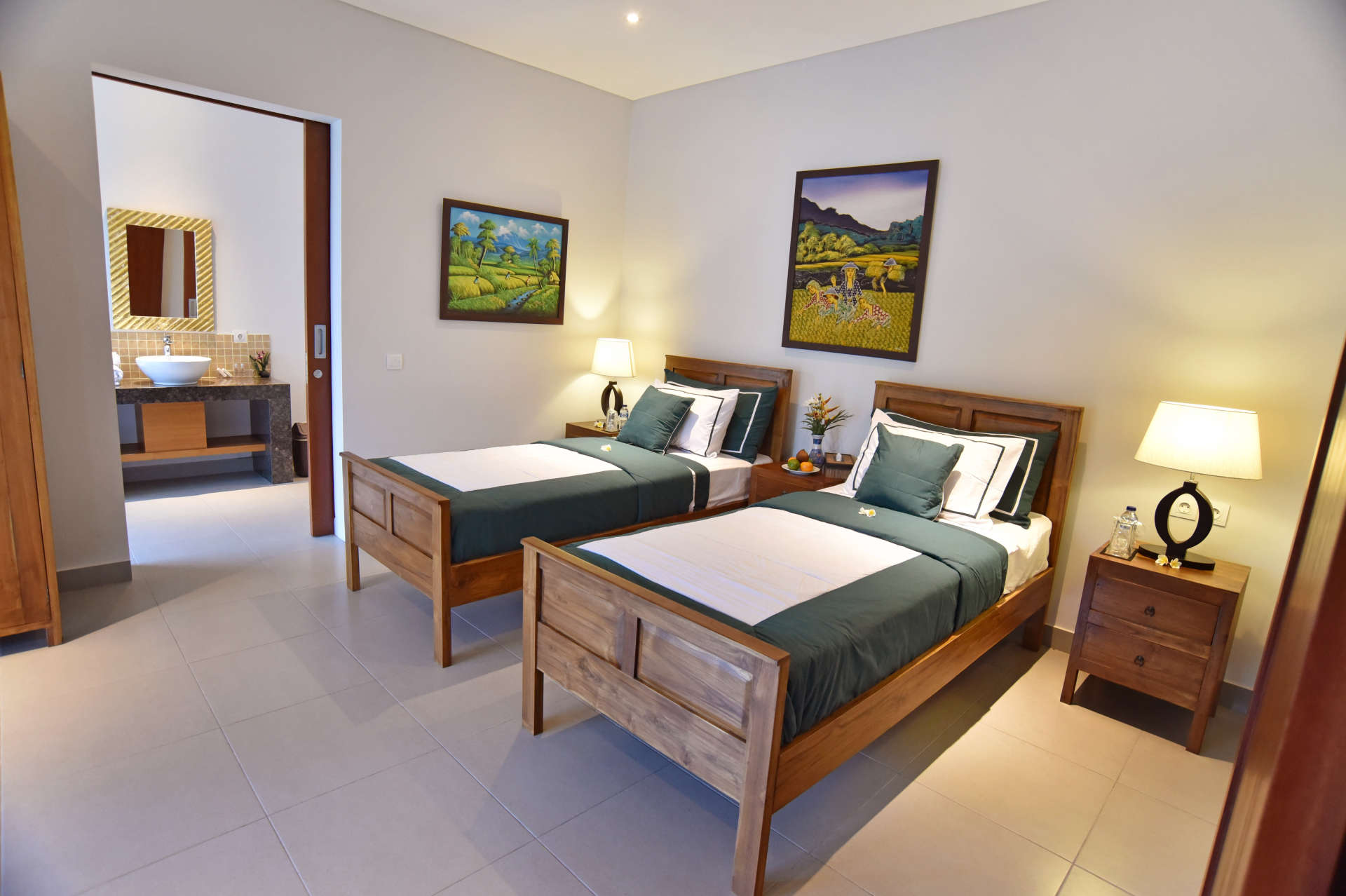 Bali'de Sahile Yakın Lüks Villa Kiralama, Bali Villa 2054