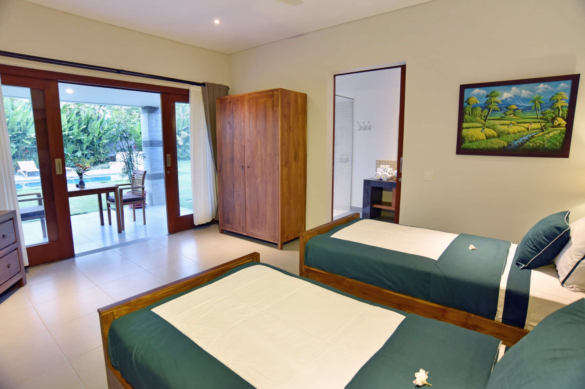 Bali'de Sahile Yakın Lüks Villa Kiralama, Bali Villa 2054