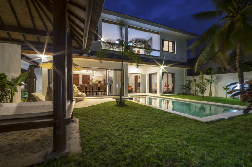 Bali'de Sahile Yakın Lüks Villa Kiralama, Bali Villa 2057