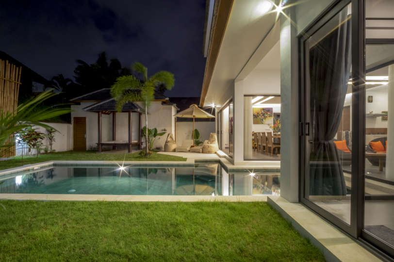 Bali'de Sahile Yakın Lüks Villa Kiralama, Bali Villa 2057