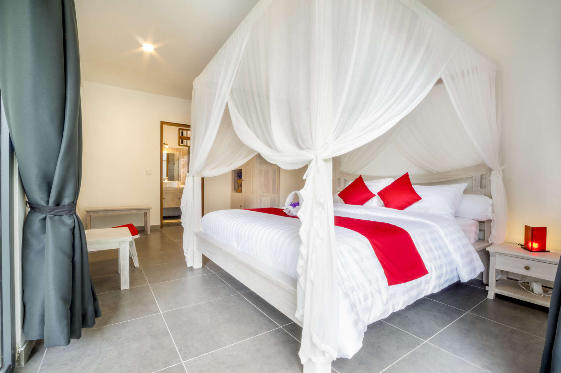 Bali'de Sahile Yakın Lüks Villa Kiralama, Bali Villa 2057