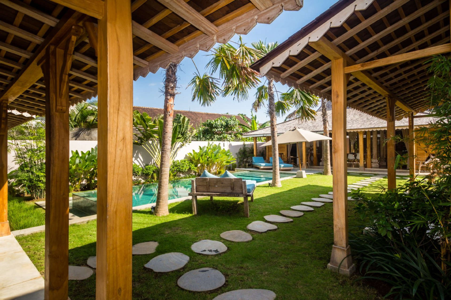 Bunu Hayal Edin, Kerobokan'da Bir Otelden Daha Ucuza 5 Yıldızlı Lüks Bir Villada Tatilinizin Keyfini Çıkarın, Villa Bali 2072