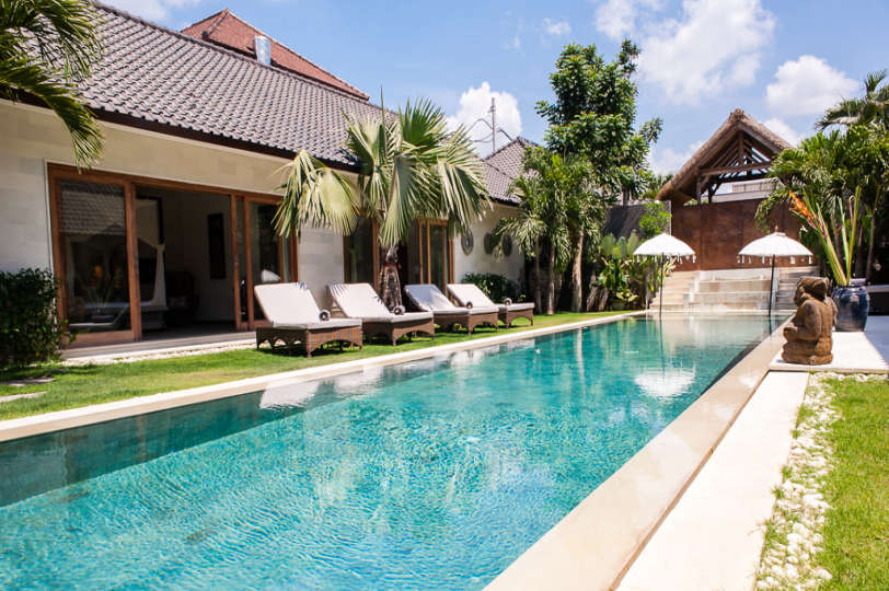 Ailenizin Seminyak'ın Başlıca Gezilecek Yerlerine Yakın Lüks Bir Tatil Villası Kiraladığını Düşünün, Villa Bali 2073