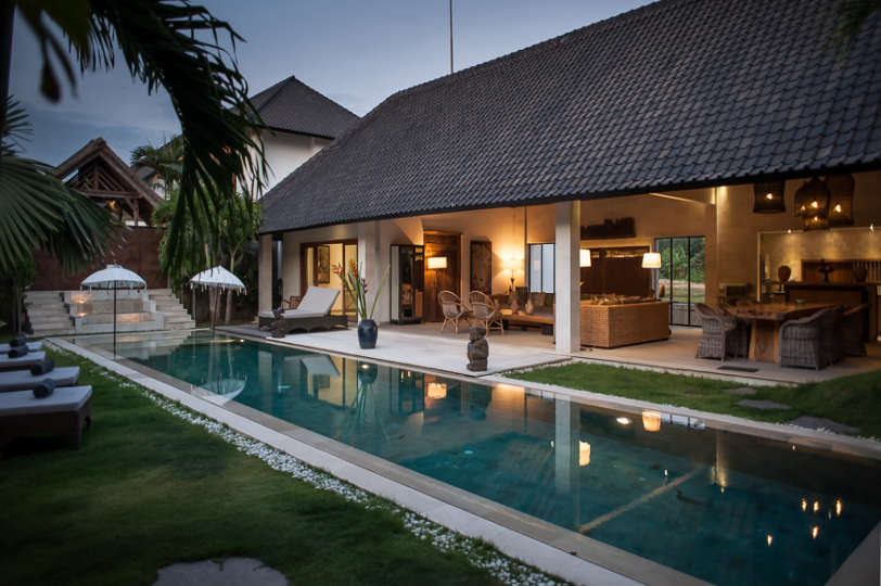 Ailenizin Seminyak'ın Başlıca Gezilecek Yerlerine Yakın Lüks Bir Tatil Villası Kiraladığını Düşünün, Villa Bali 2073