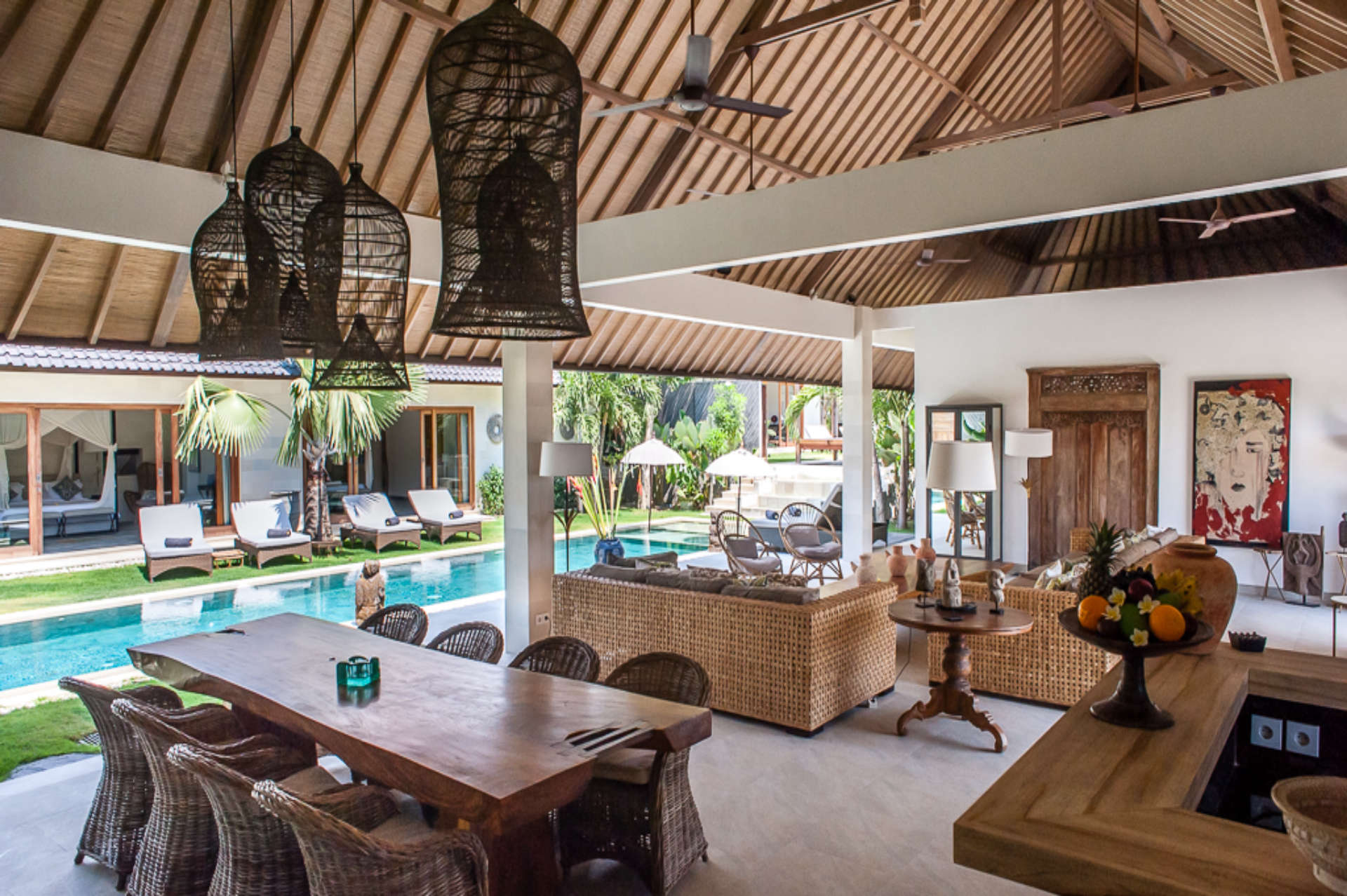 Ailenizin Seminyak'ın Başlıca Gezilecek Yerlerine Yakın Lüks Bir Tatil Villası Kiraladığını Düşünün, Villa Bali 2073