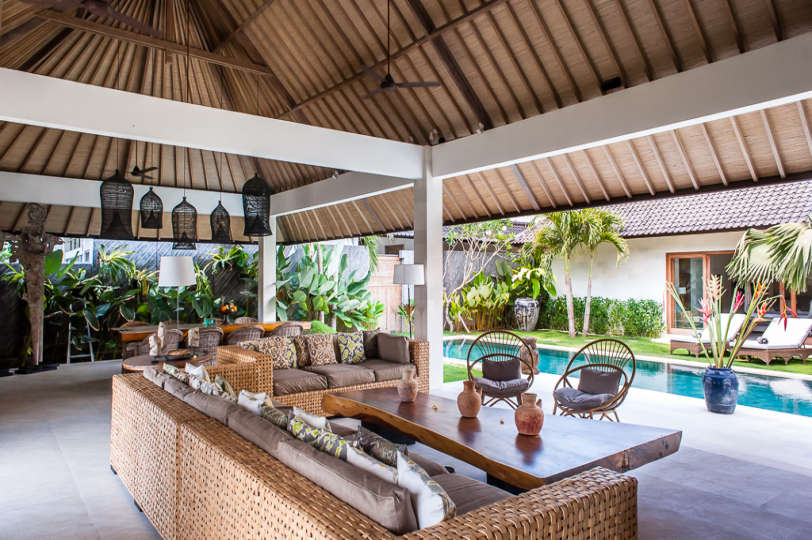Ailenizin Seminyak'ın Başlıca Gezilecek Yerlerine Yakın Lüks Bir Tatil Villası Kiraladığını Düşünün, Villa Bali 2073