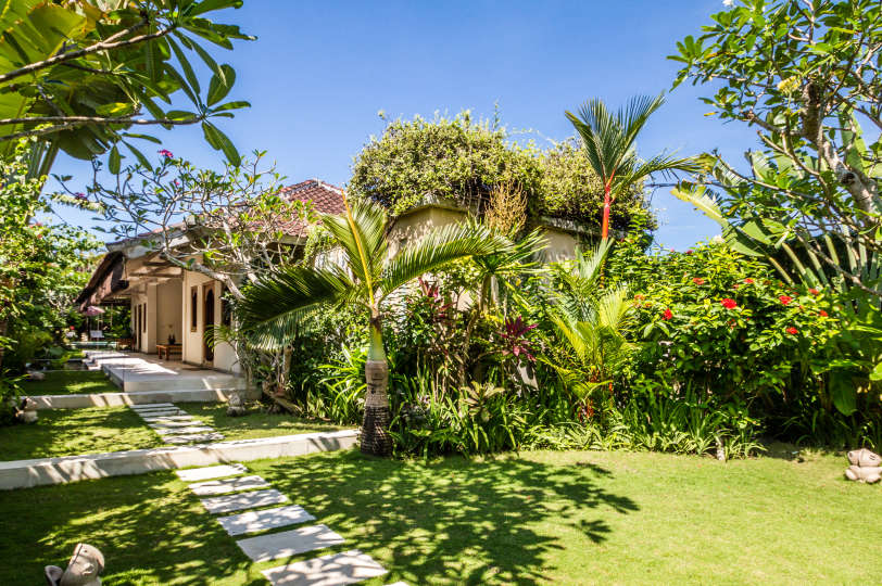 Bali'de Sahile Yakın Lüks Villa Kiralama, Bali Villa 2074